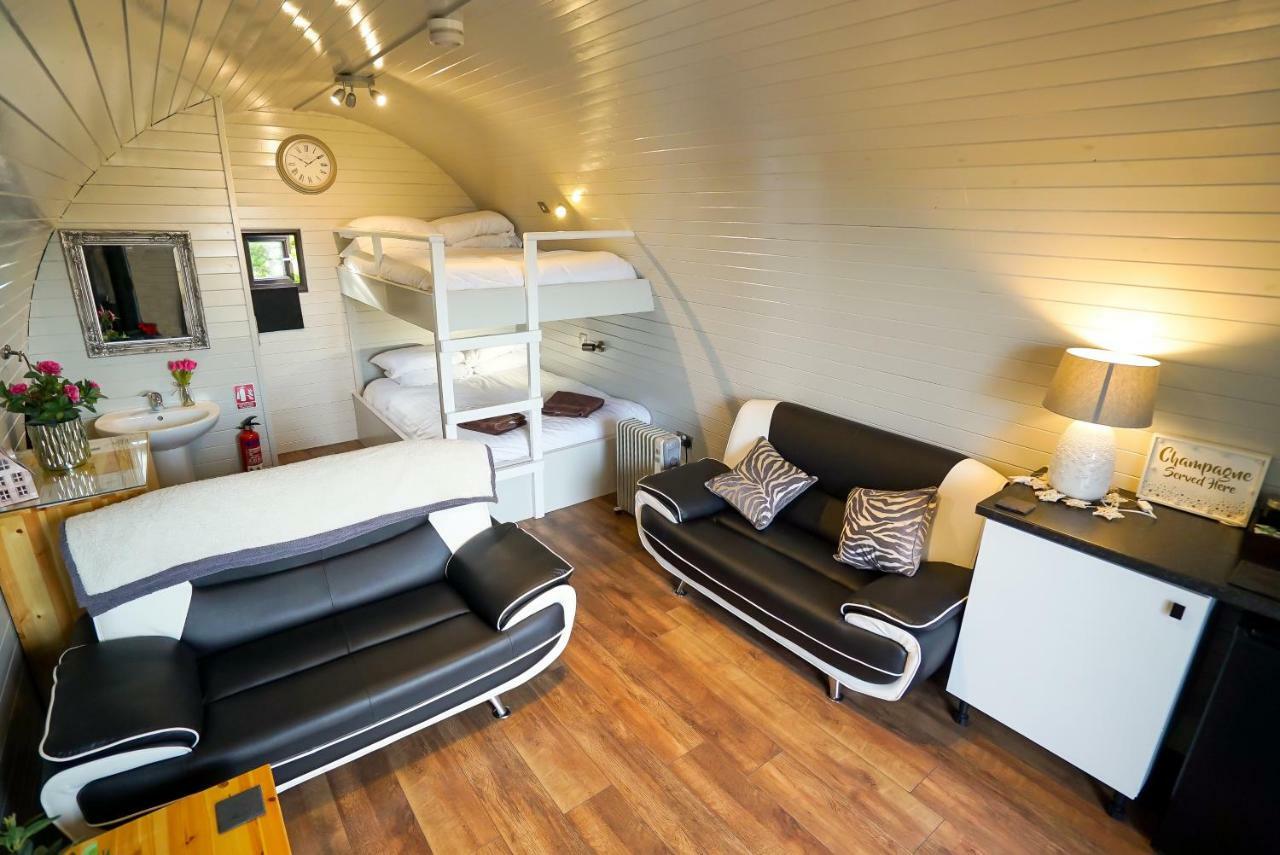 Deluxe Glamping Pod With Hot Tub Hotel Frodsham Exterior foto